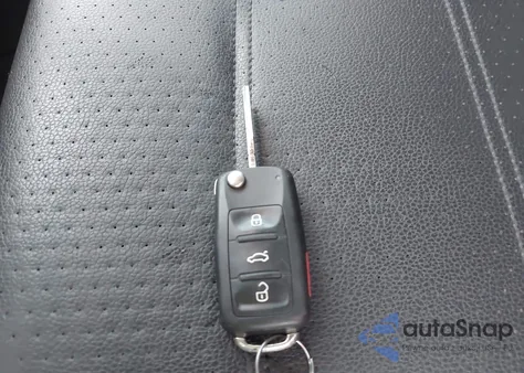 2013 Volkswagen Passat 2.5L Se from USA, damaged, VIN 1VWBH7A32DC020125